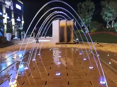 น้ำพุกลางแจ้งหมอกเทียม